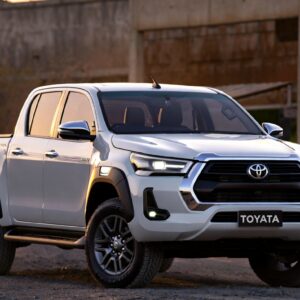 Toyota Hilux 2.4D 150 CV MT Doble Cabina GX